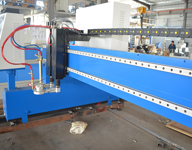 Top CNC-Plasma-Schneidemaschine 2040 Plasmaschneider zum Verkauf