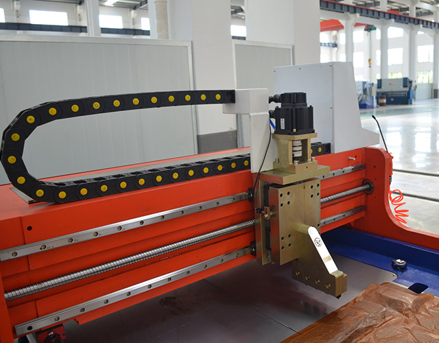 Große Waage-Aluminium-CNC-Gantry-V-Rollmaschine für Haushaltsgeräte